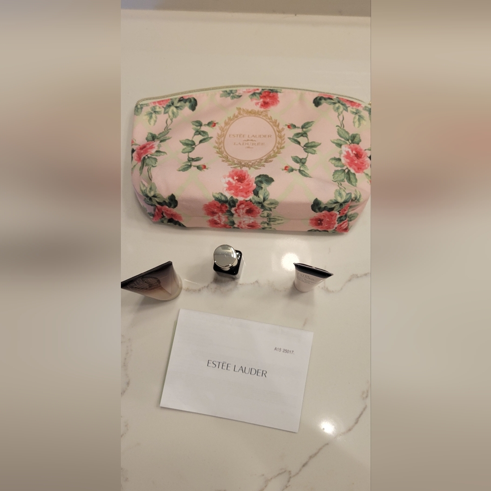 Estee Lauder Gift Set! New!